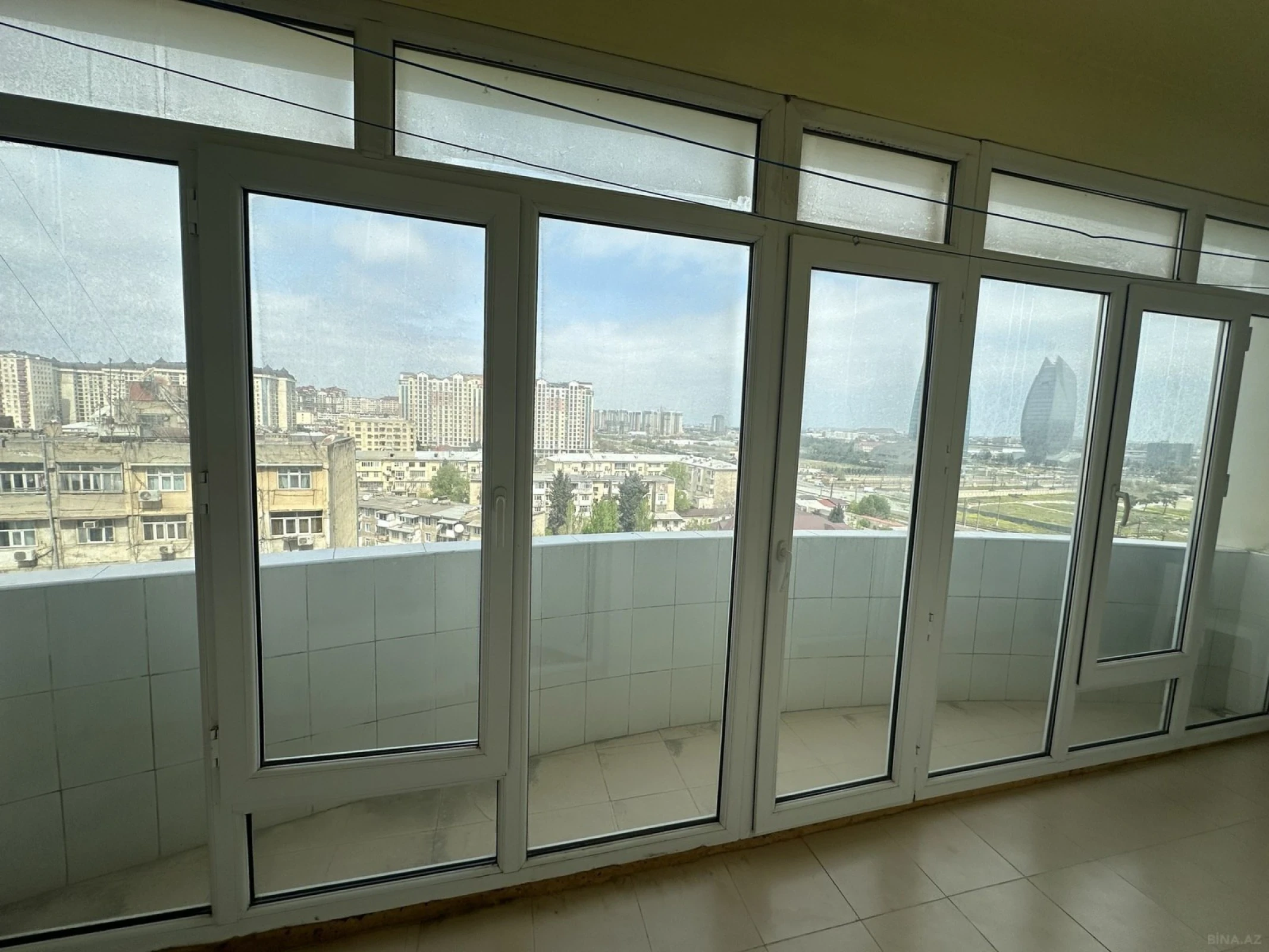 Kirayə verilir 3 otaqlı mənzil 137 m²