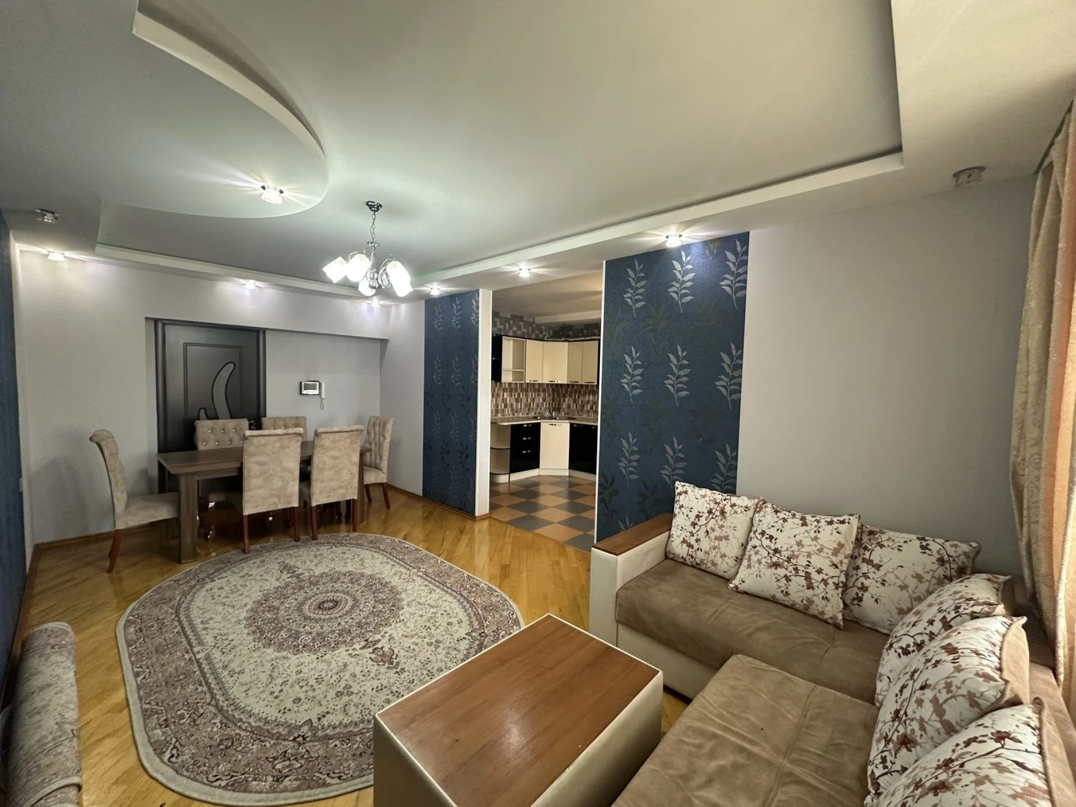 Kirayə verilir 3 otaqlı mənzil 137 m²