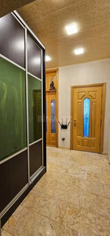 Satılır 3 otaqlı mənzil 110 m²