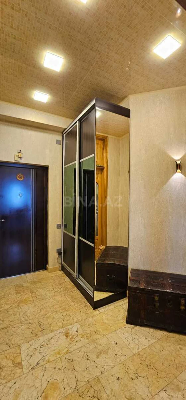 Satılır 3 otaqlı mənzil 110 m²