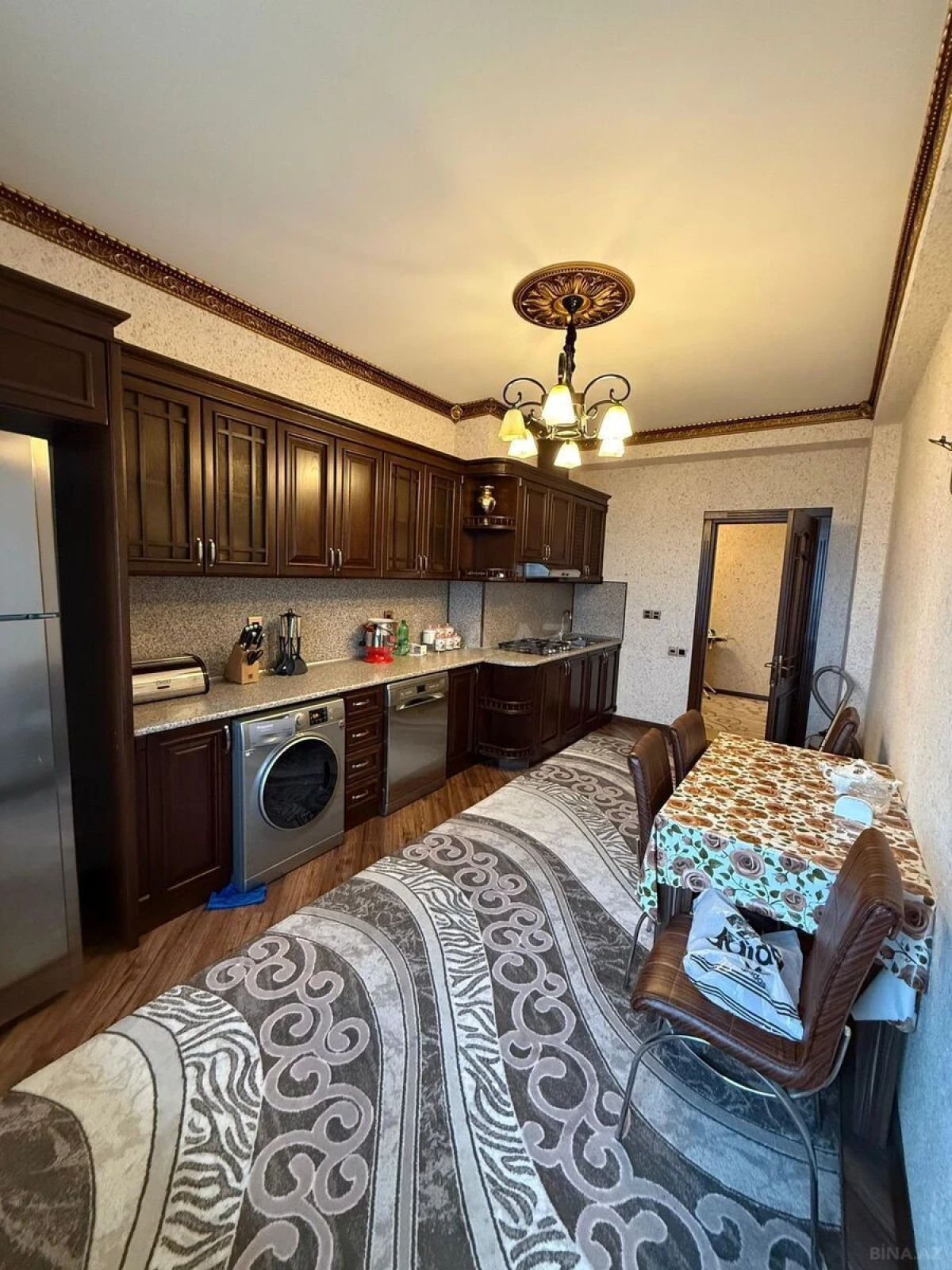 Satılır 3 otaqlı mənzil 115 m²