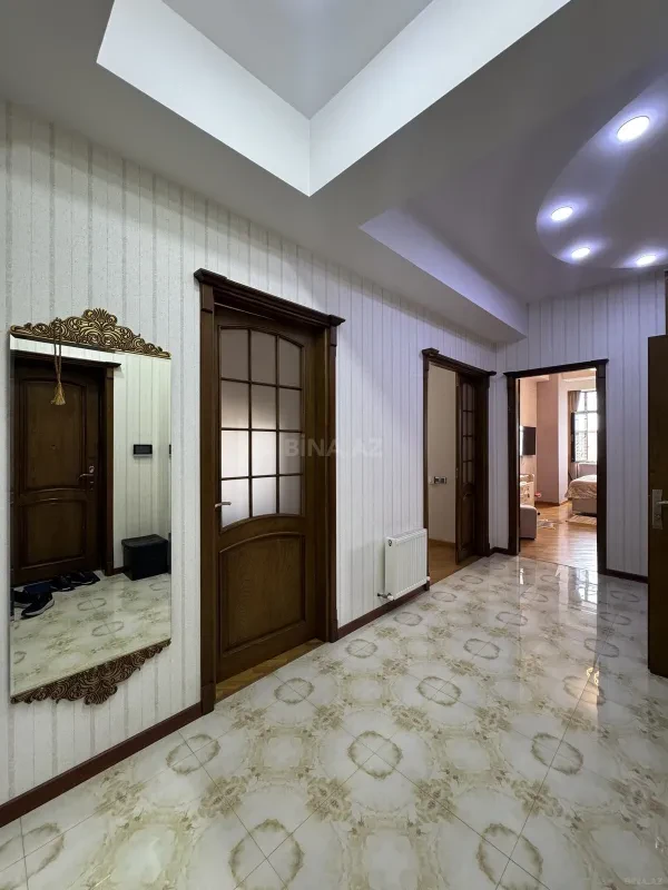 Satılır 3 otaqlı mənzil 106 m²