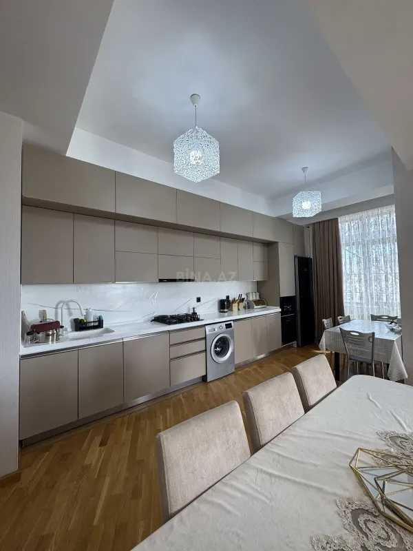 Satılır 3 otaqlı mənzil 106 m²