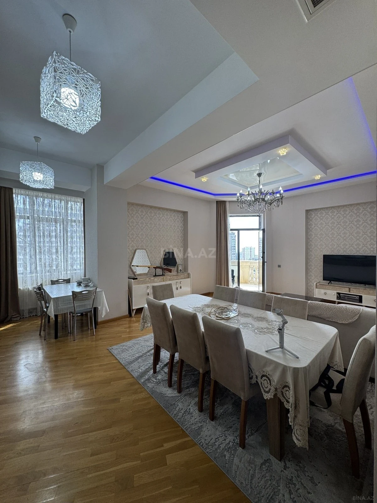 Satılır 3 otaqlı mənzil 106 m²