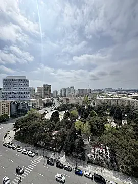 Satılır 3 otaqlı mənzil 106 m²