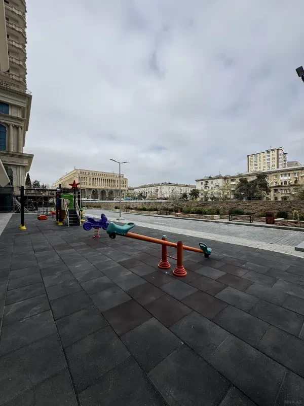 Satılır 3 otaqlı mənzil 106 m²