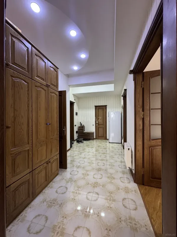 Satılır 3 otaqlı mənzil 106 m²