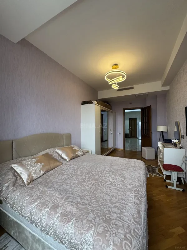 Satılır 3 otaqlı mənzil 106 m²