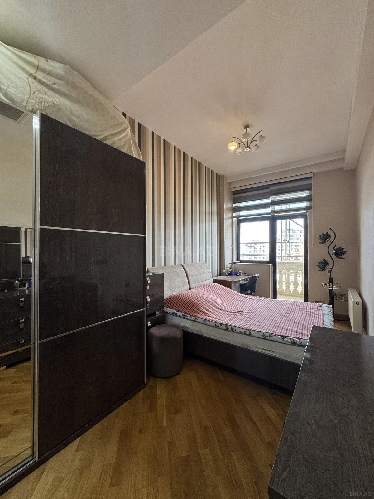 Satılır 3 otaqlı mənzil 106 m²