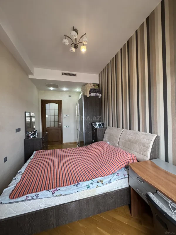Satılır 3 otaqlı mənzil 106 m²