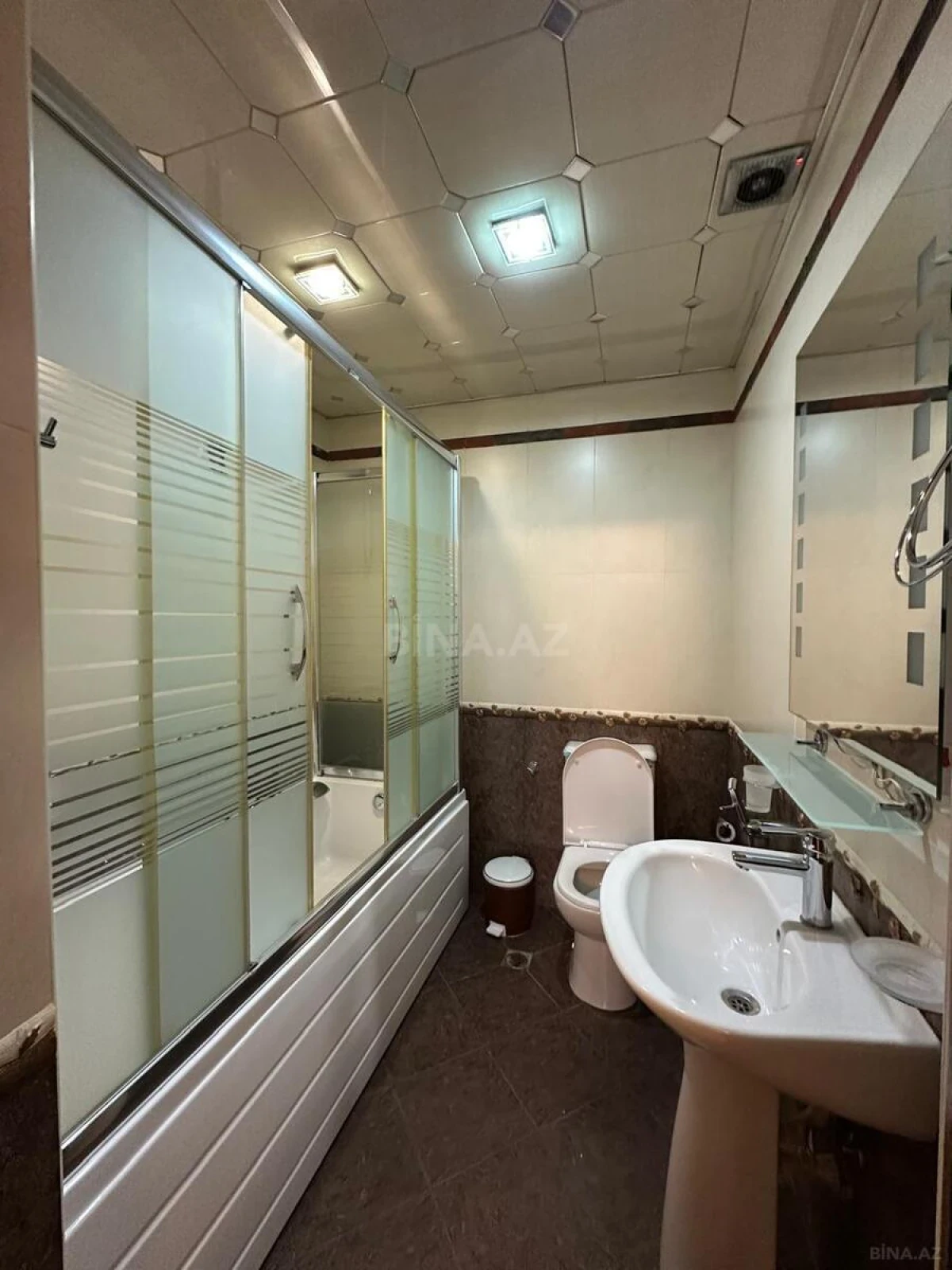 Kirayə verilir 3 otaqlı mənzil 130 m²