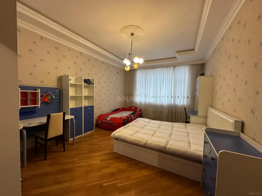 Kirayə verilir 3 otaqlı mənzil 130 m²