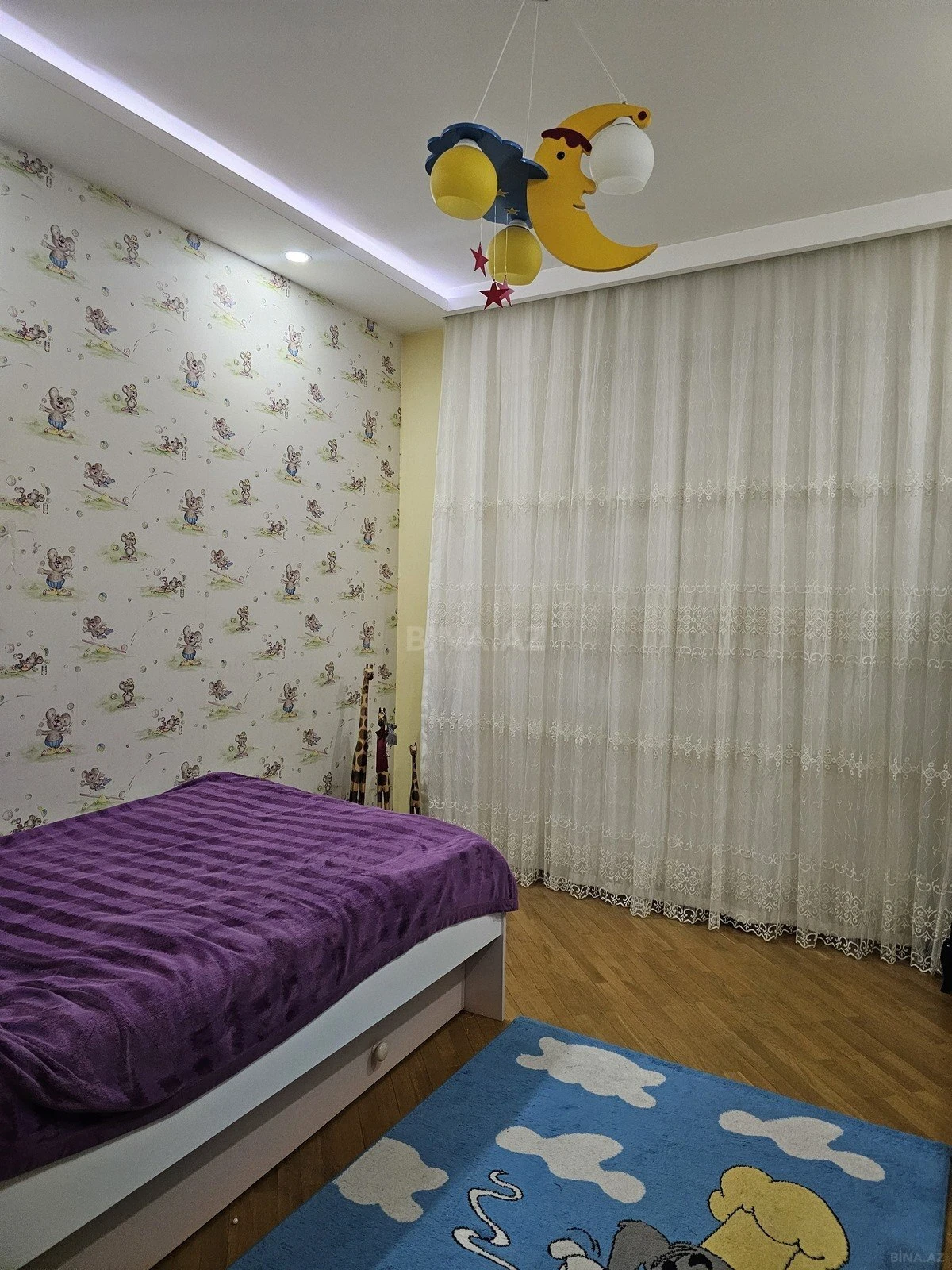 Satılır 3 otaqlı mənzil 130 m²