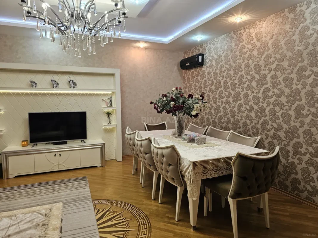 Satılır 3 otaqlı mənzil 130 m²