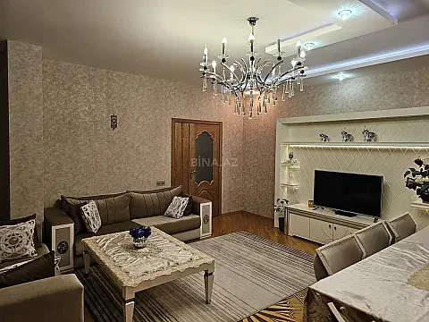 Satılır 3 otaqlı mənzil 130 m²