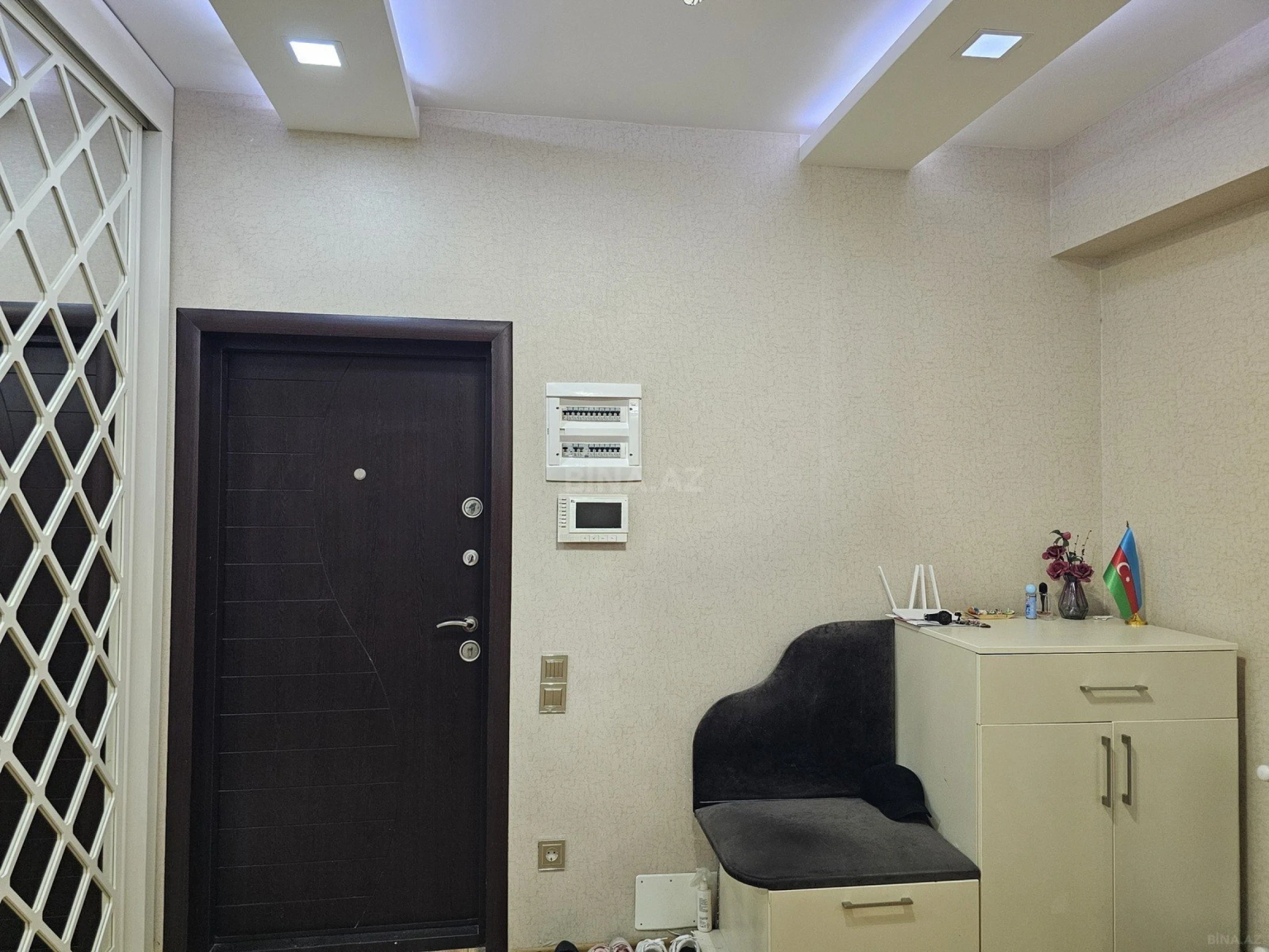 Satılır 3 otaqlı mənzil 130 m²