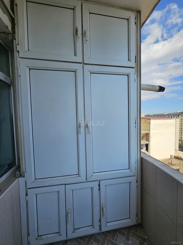 Satılır 3 otaqlı mənzil 130 m²