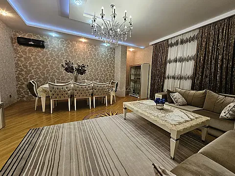 Satılır 3 otaqlı mənzil 130 m²