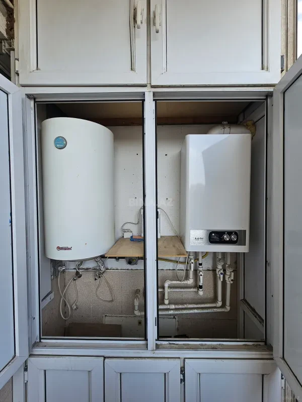 Satılır 3 otaqlı mənzil 130 m²