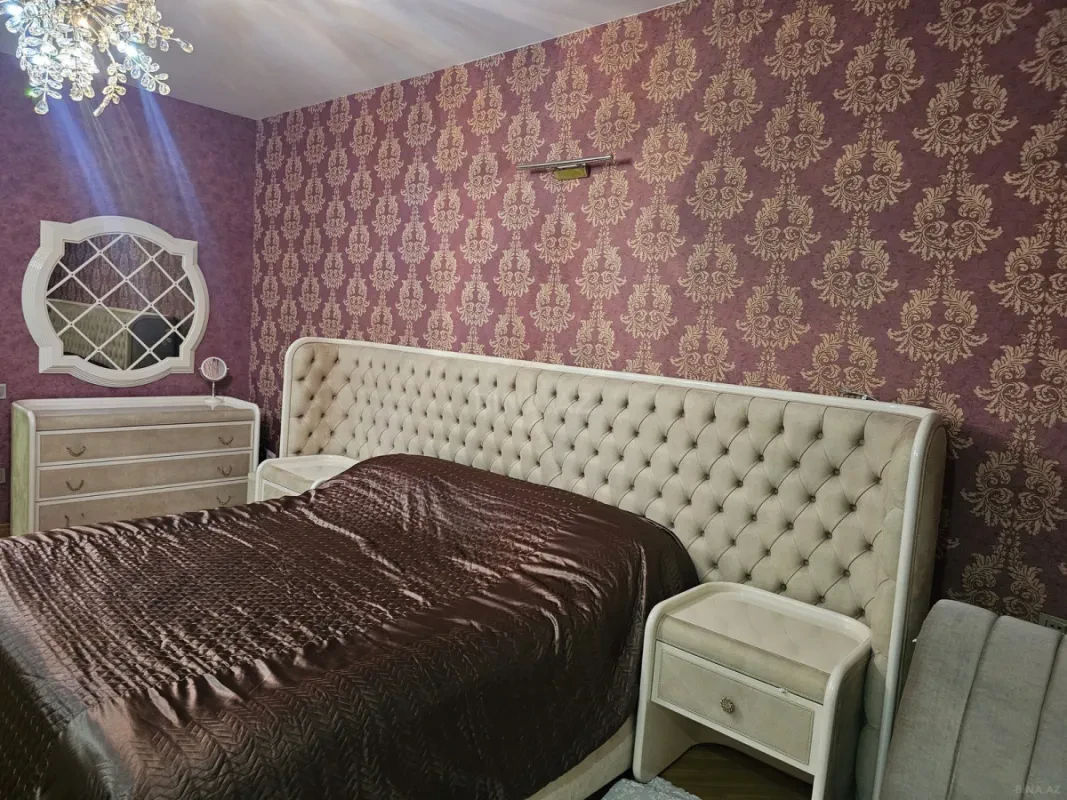 Satılır 3 otaqlı mənzil 130 m²