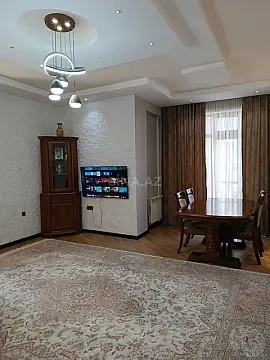 Satılır 4 otaqlı mənzil 150 m²