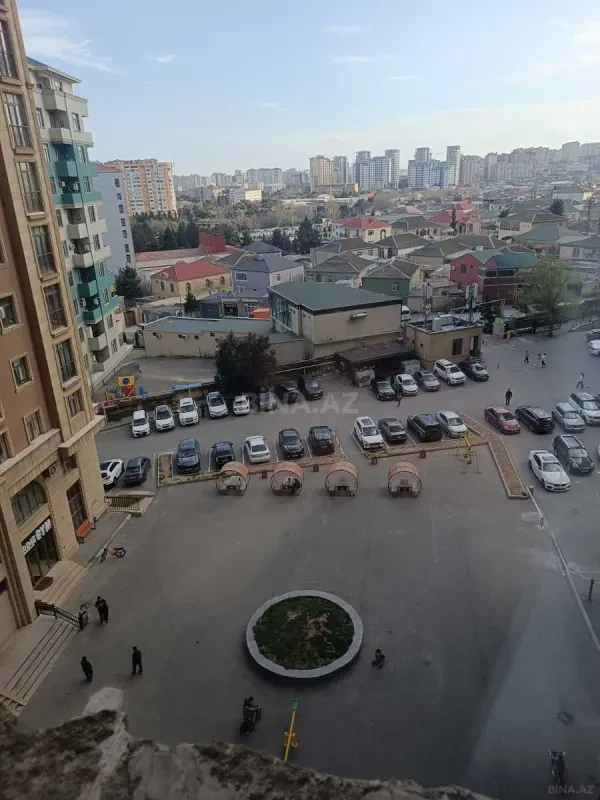 Satılır 4 otaqlı mənzil 150 m²