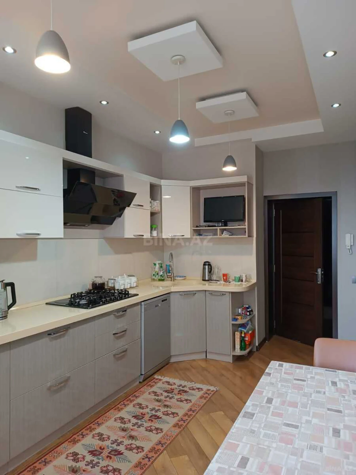 Satılır 4 otaqlı mənzil 150 m²