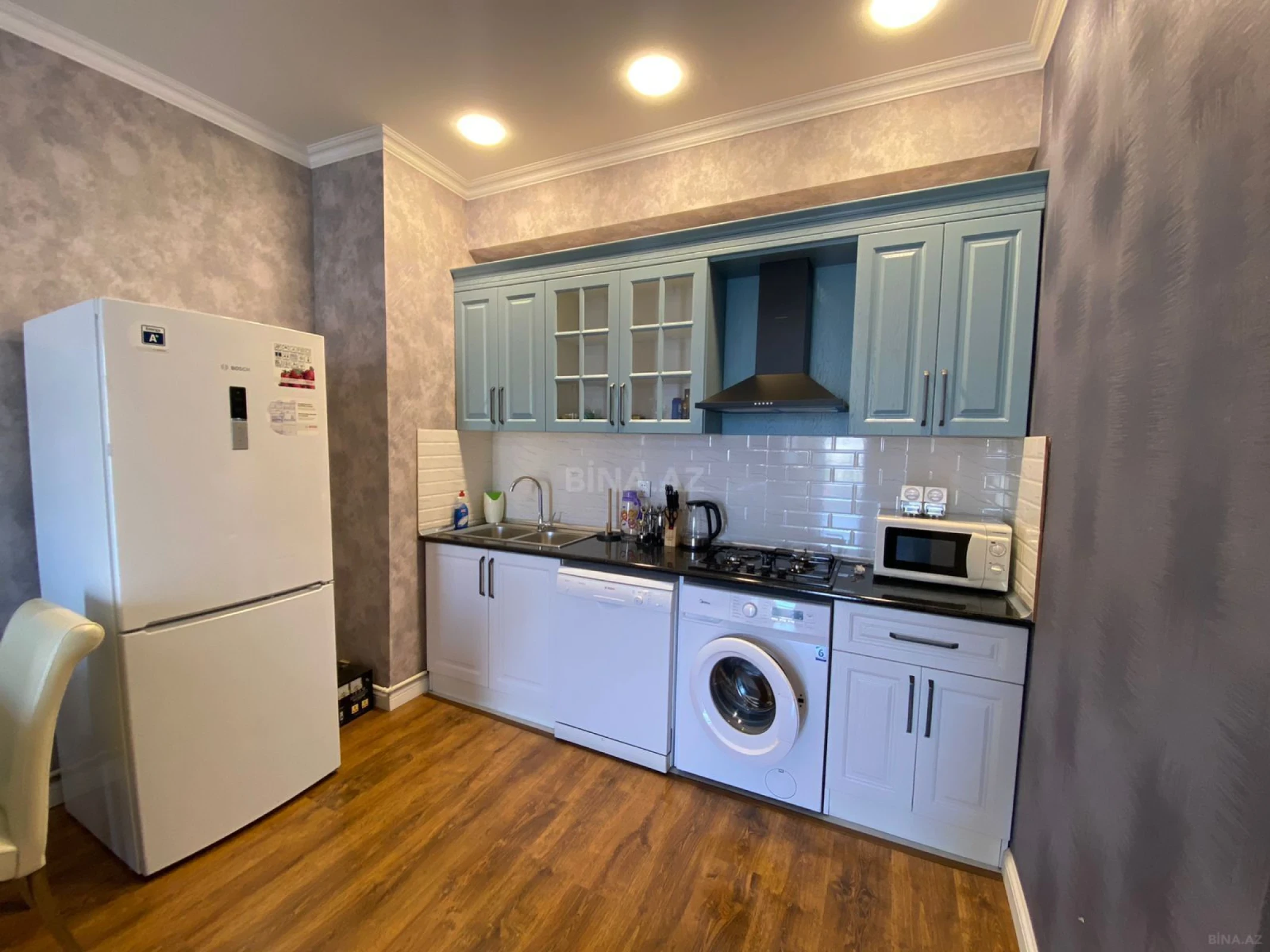Kirayə verilir 2 otaqlı mənzil 70 m²