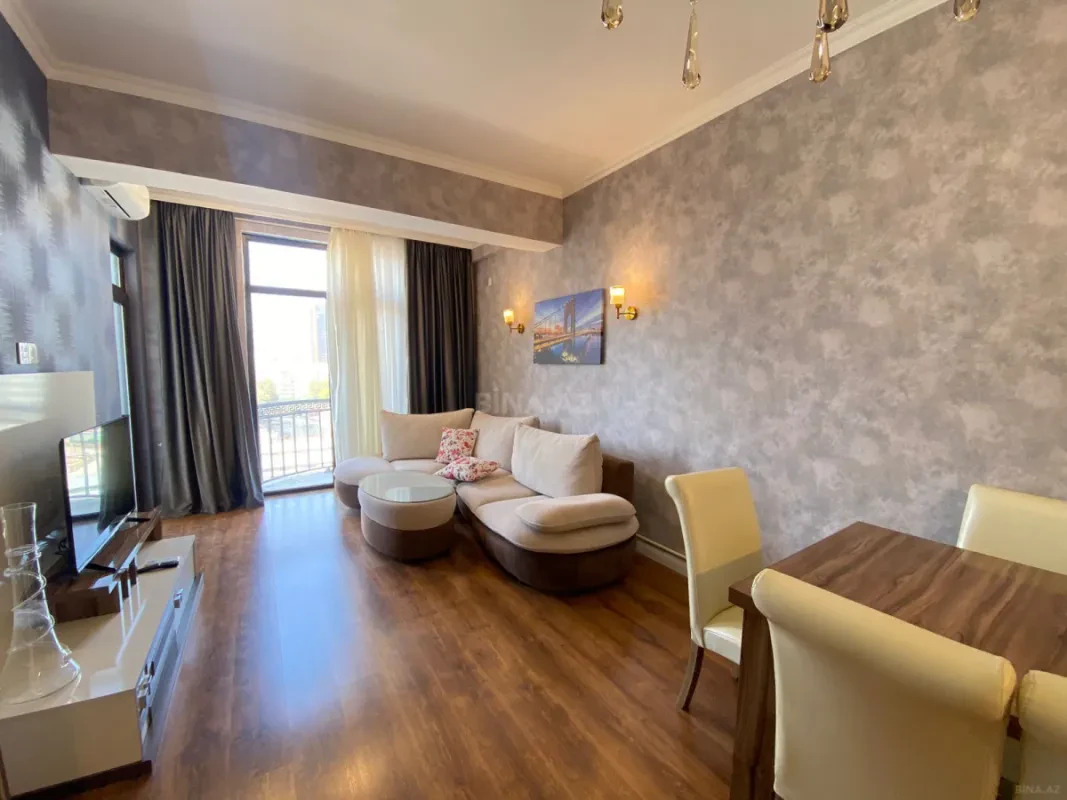 Kirayə verilir 2 otaqlı mənzil 70 m²