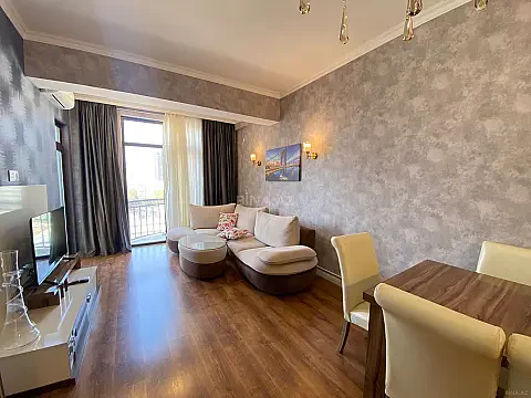 Kirayə verilir 2 otaqlı mənzil 70 m²