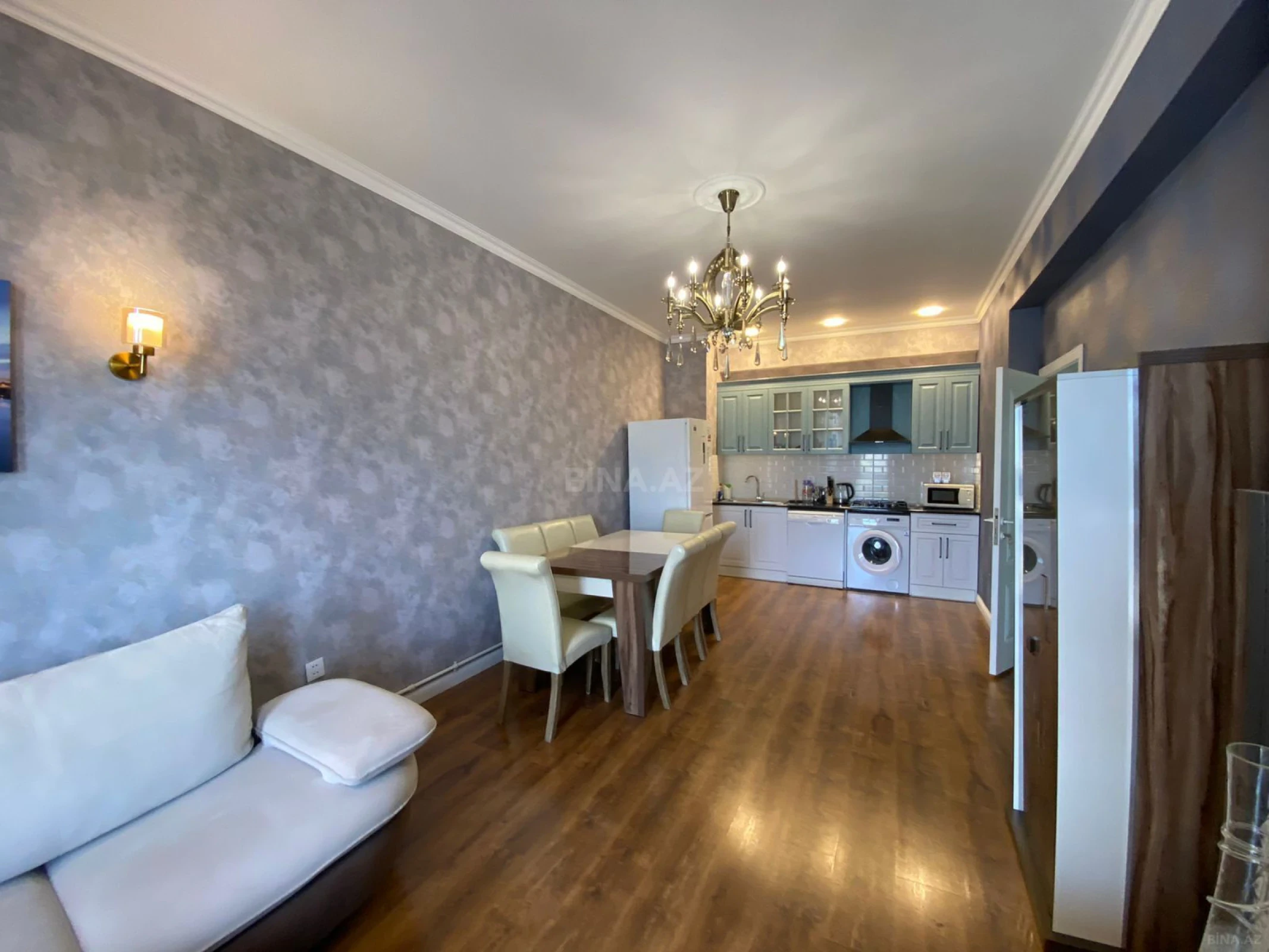 Kirayə verilir 2 otaqlı mənzil 70 m²