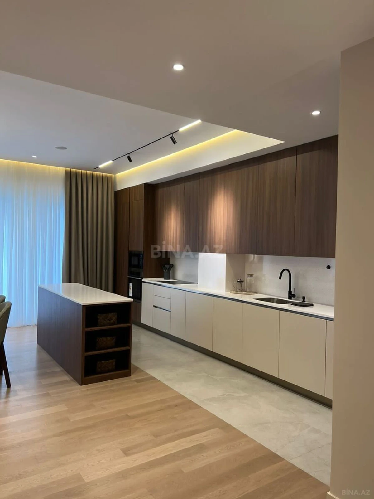 Kirayə verilir 3 otaqlı mənzil 140 m²