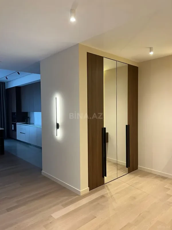 Kirayə verilir 3 otaqlı mənzil 140 m²
