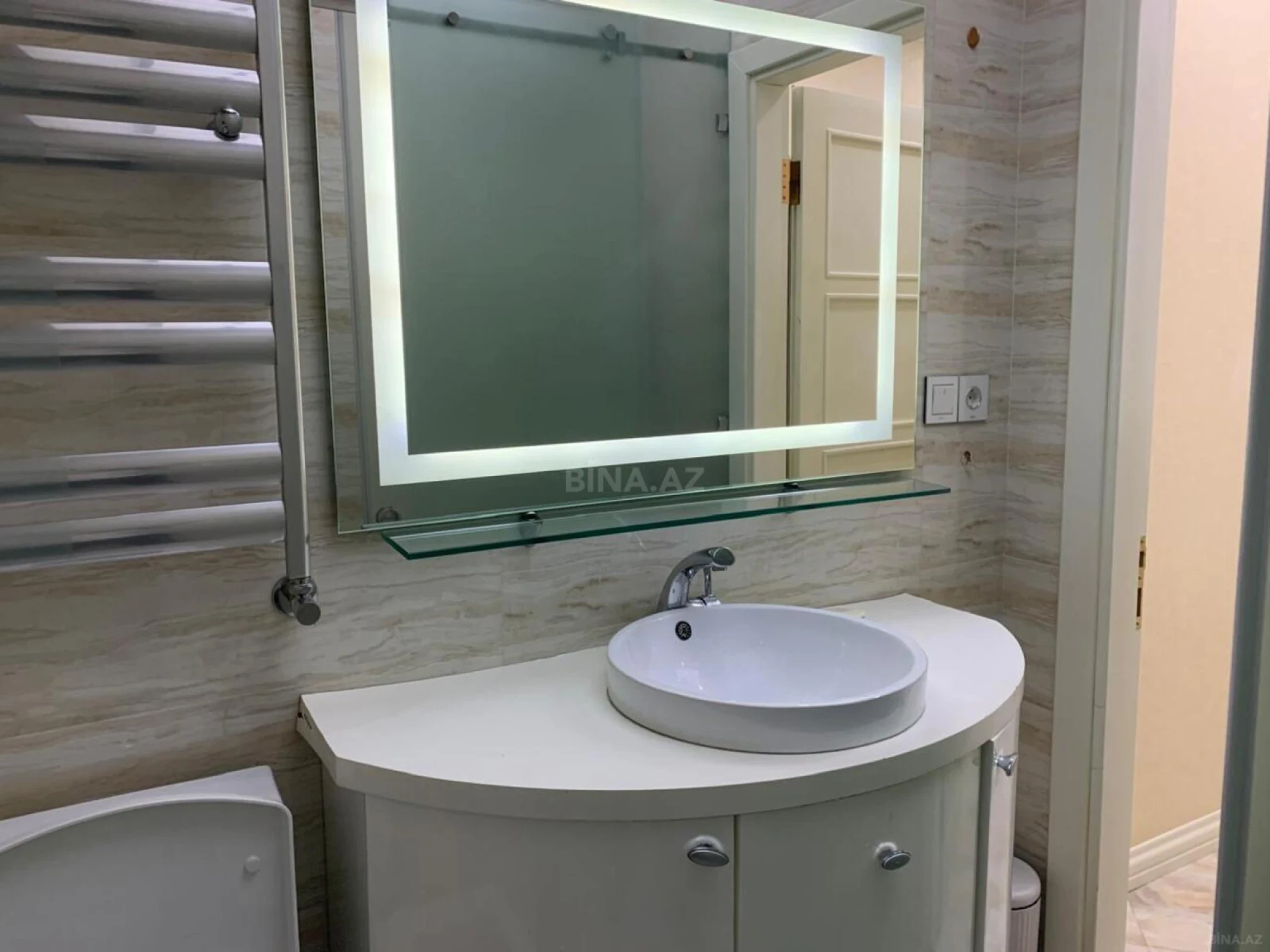 Kirayə verilir 2 otaqlı mənzil 75 m²