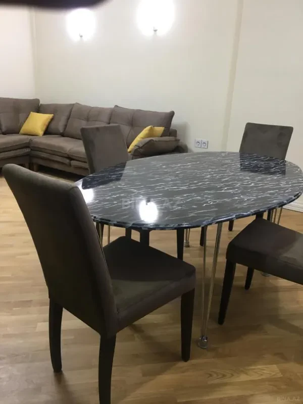 Kirayə verilir 2 otaqlı mənzil 75 m²