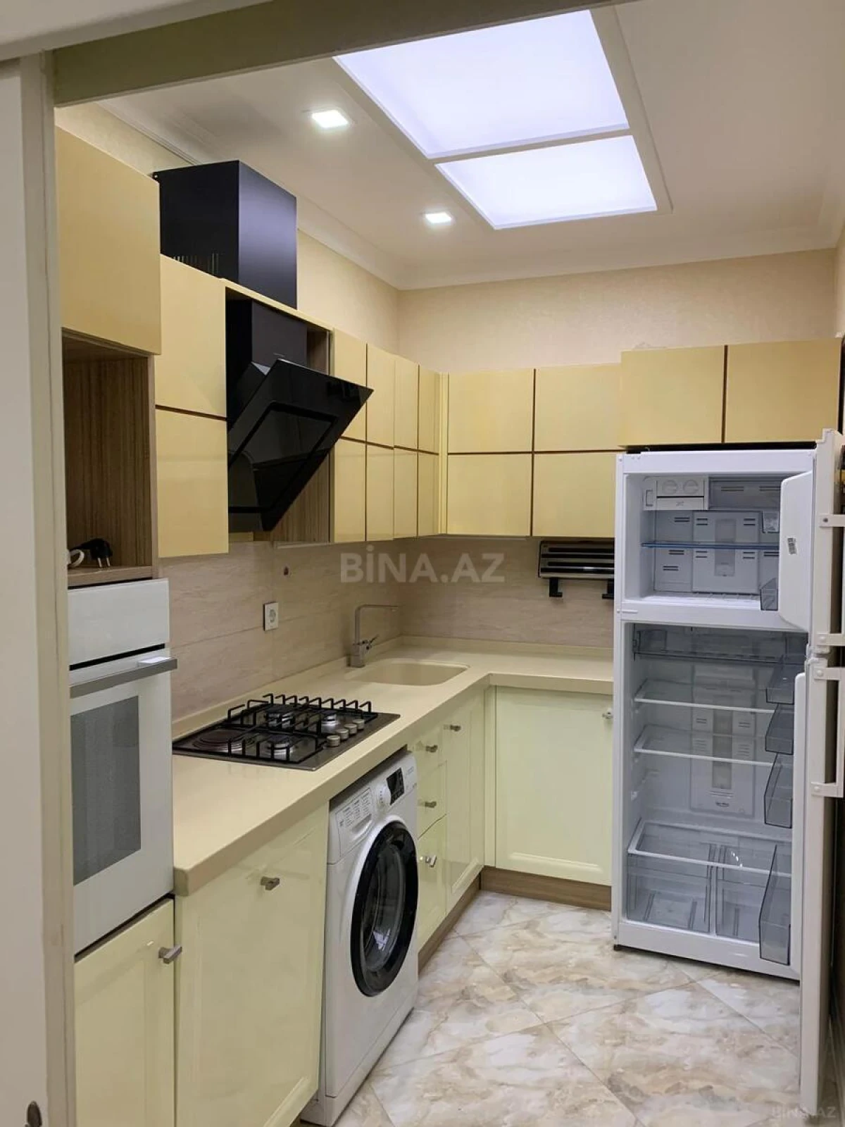 Kirayə verilir 2 otaqlı mənzil 75 m²