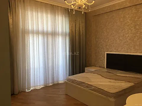 Kirayə verilir 2 otaqlı mənzil 75 m²
