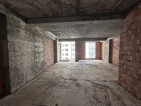 Satılır 1 otaqlı mənzil 61 m²