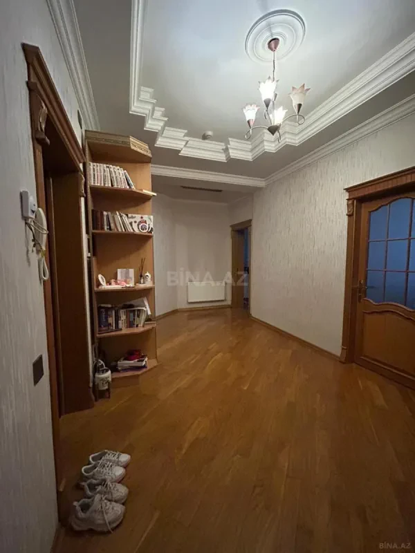 Kirayə verilir 2 otaqlı mənzil 80 m²