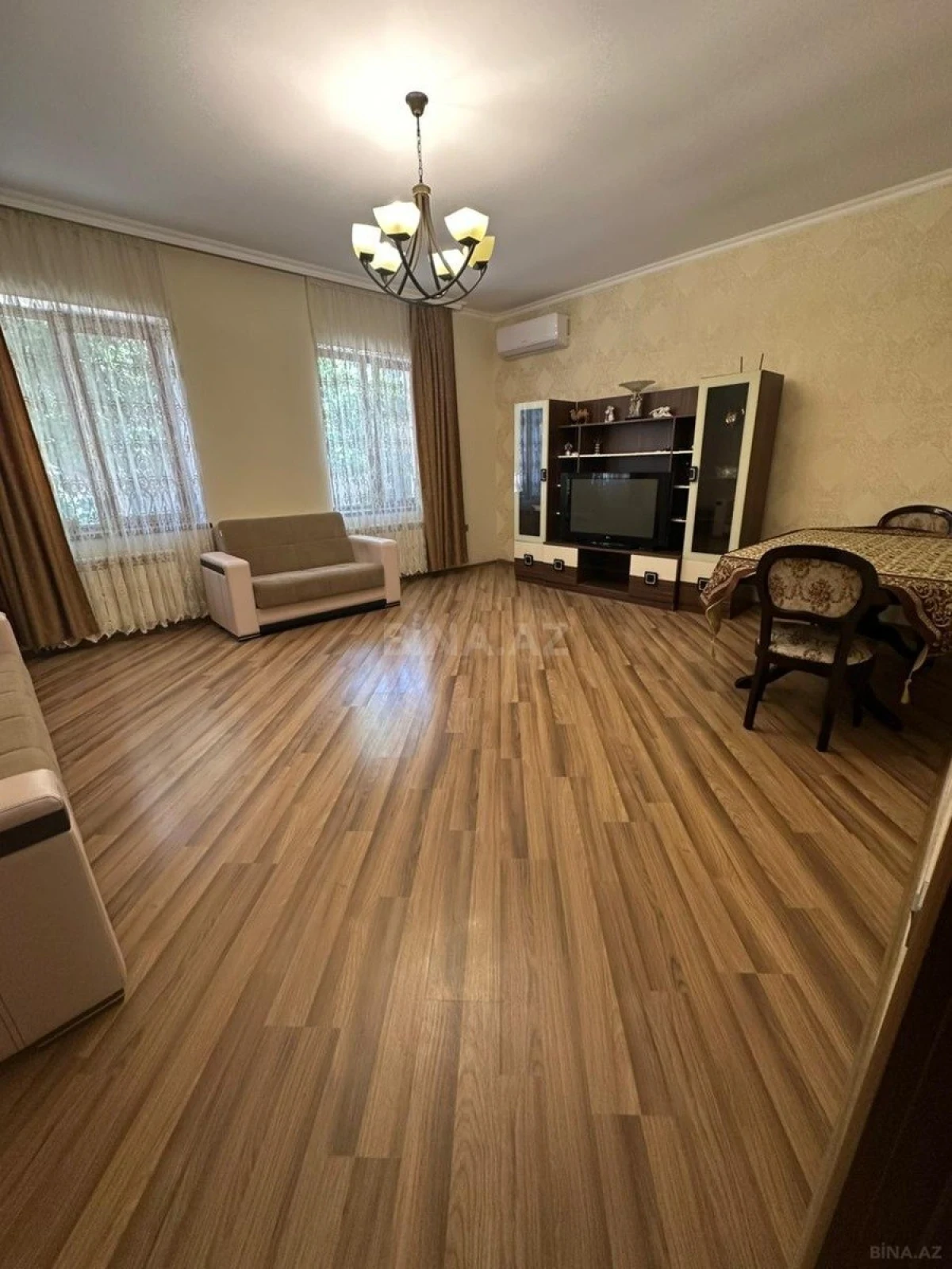 Kirayə verilir 5 otaqlı həyət evi 300 m²