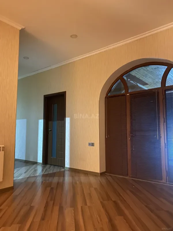 Kirayə verilir 5 otaqlı həyət evi 300 m²