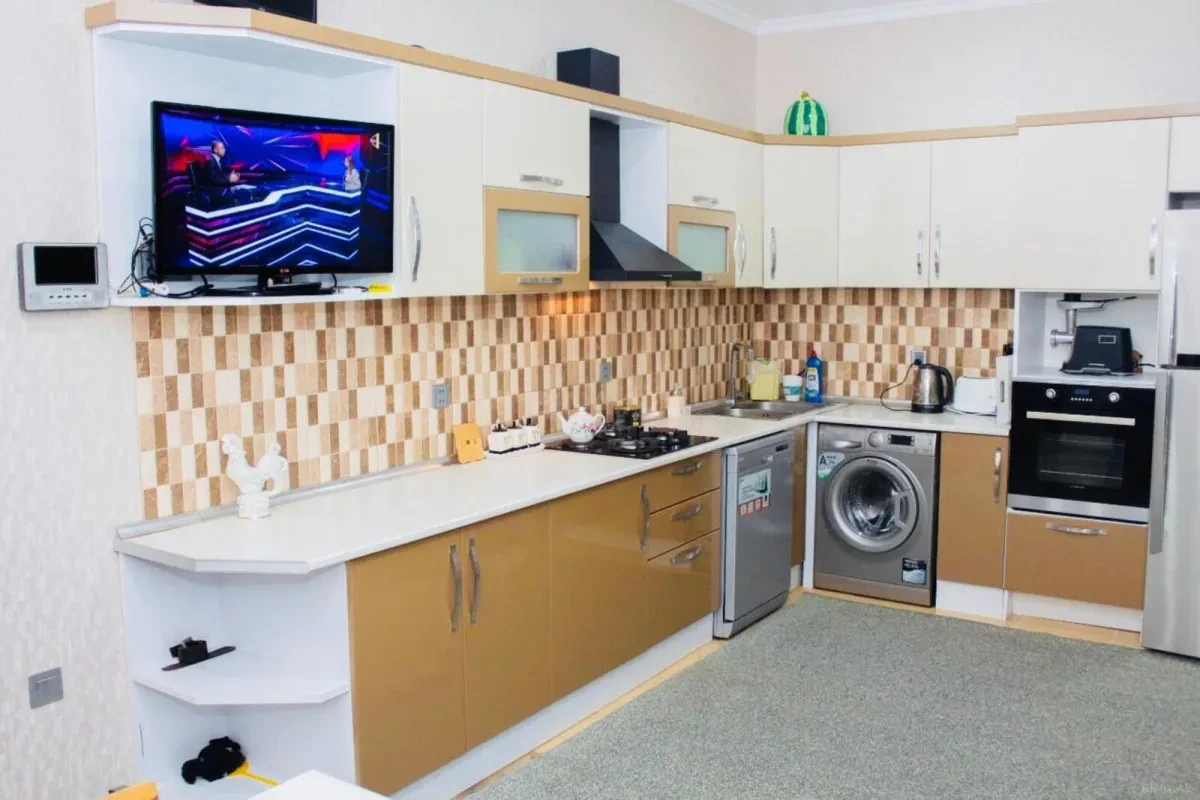 Kirayə verilir 5 otaqlı həyət evi 300 m²