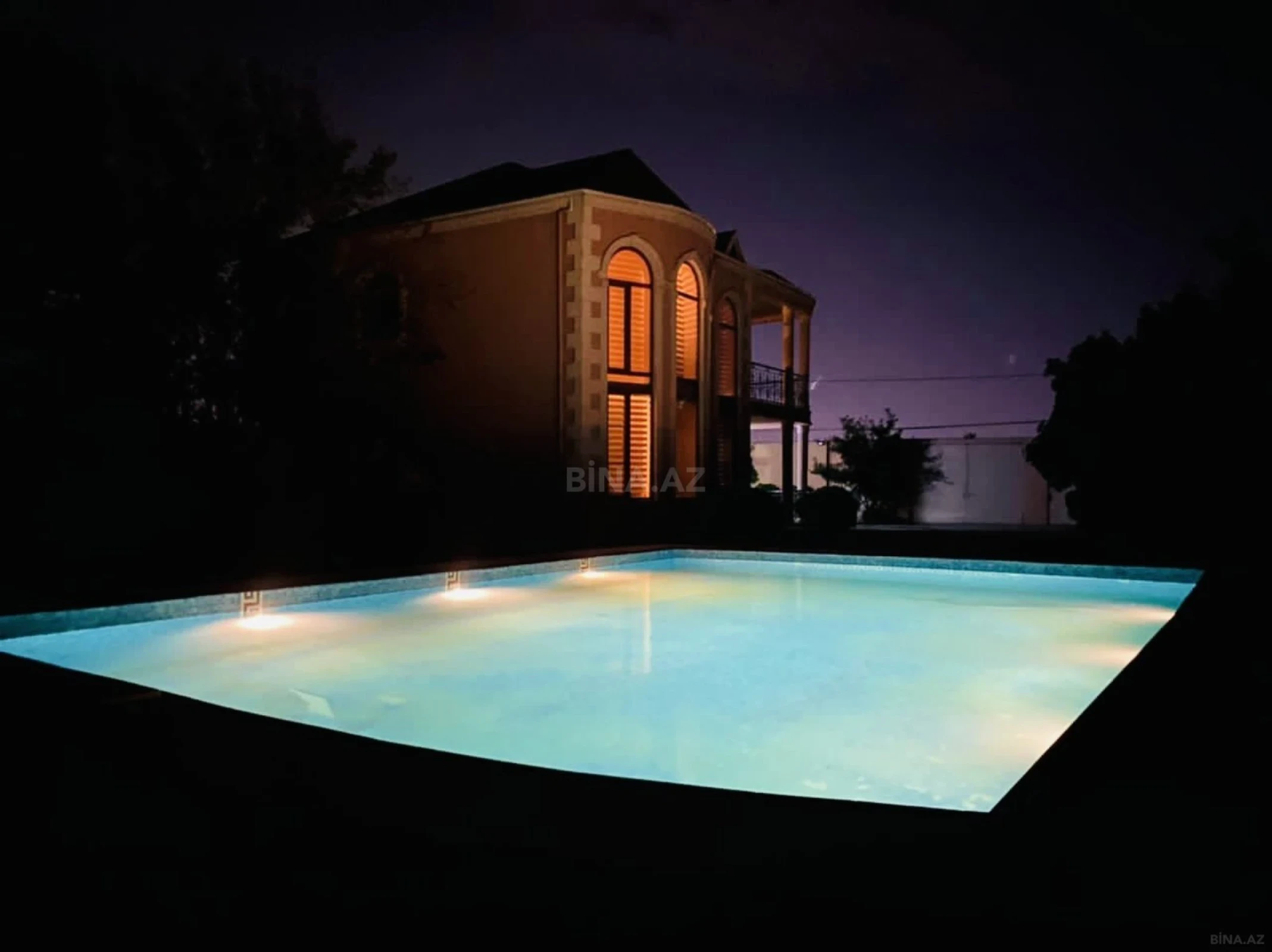 Kirayə verilir 5 otaqlı həyət evi 300 m²