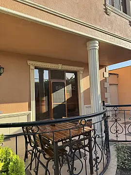 Kirayə verilir 5 otaqlı həyət evi 300 m²
