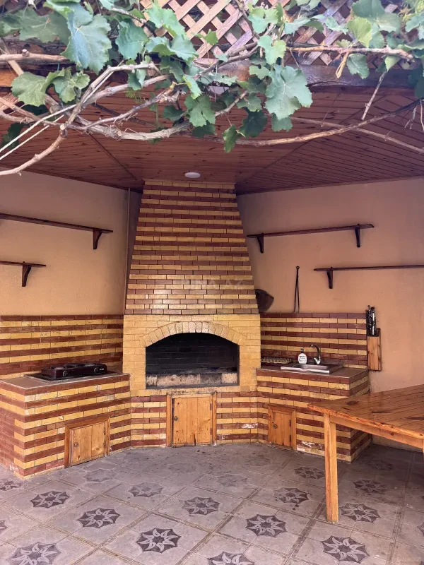 Kirayə verilir 5 otaqlı həyət evi 300 m²