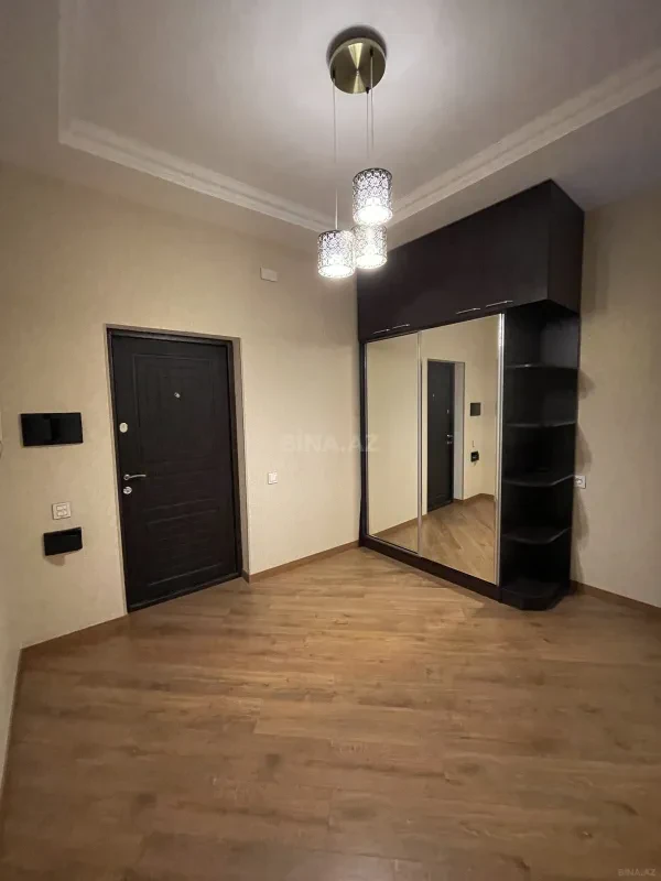 Kirayə verilir 2 otaqlı mənzil 90 m²