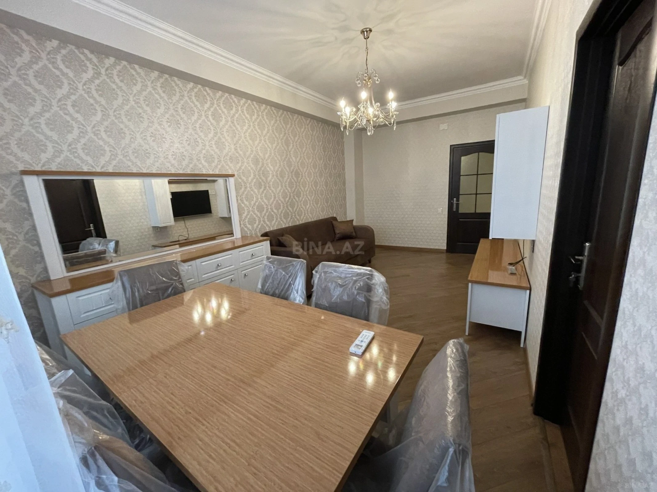 Kirayə verilir 2 otaqlı mənzil 90 m²