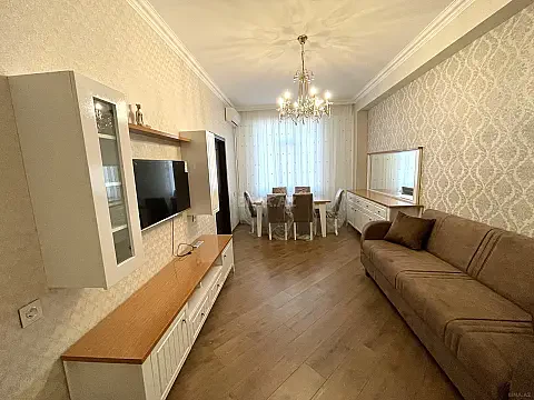 Kirayə verilir 2 otaqlı mənzil 90 m²