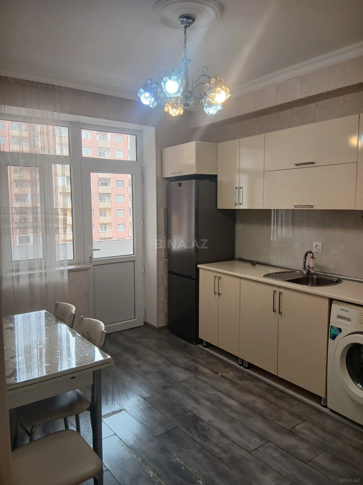Kirayə verilir 2 otaqlı mənzil 70 m²