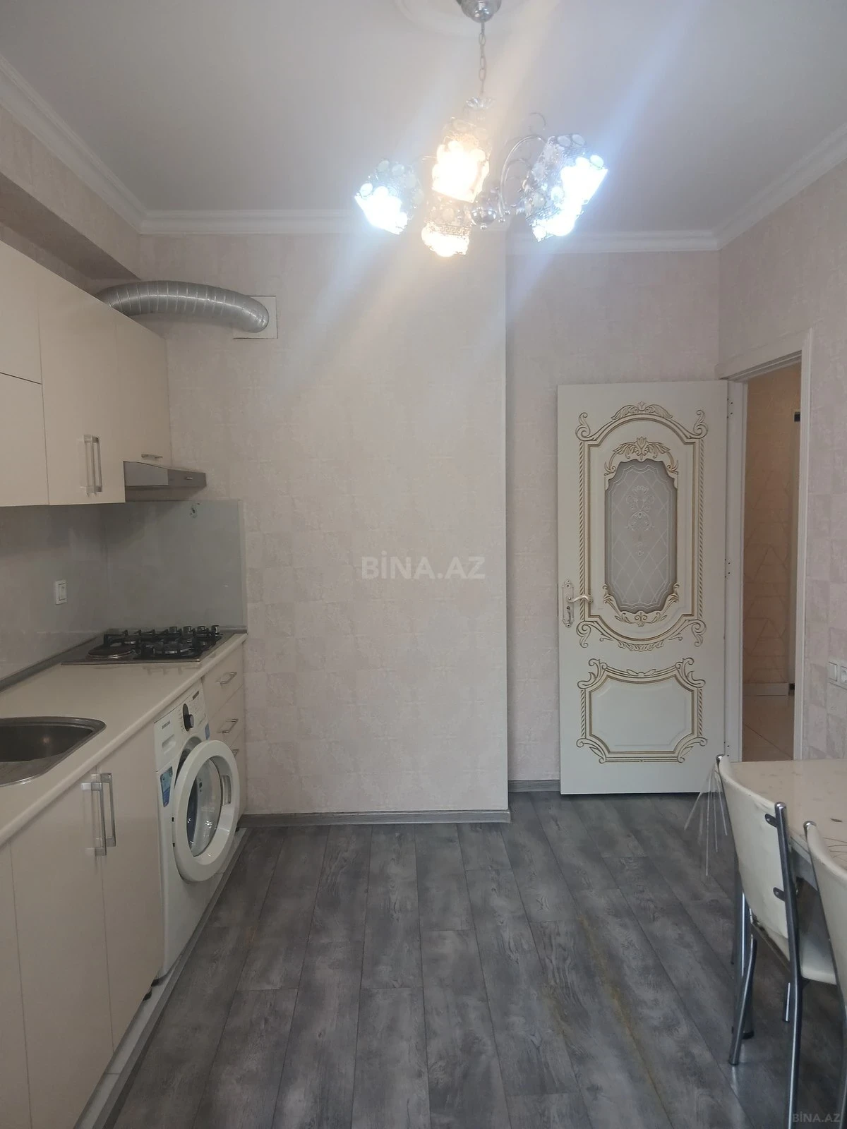 Kirayə verilir 2 otaqlı mənzil 70 m²